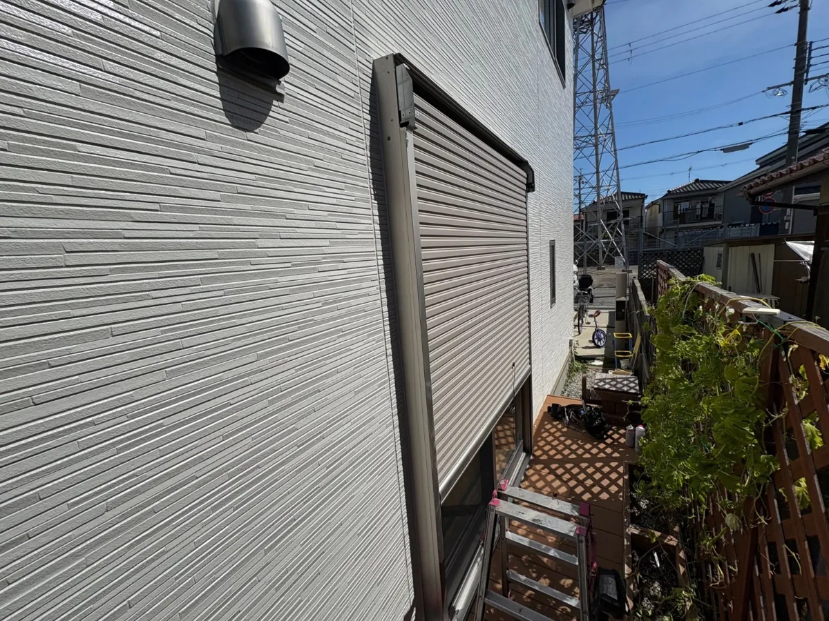 明石市の住宅の掃き出し窓のシャッター(作業当日)