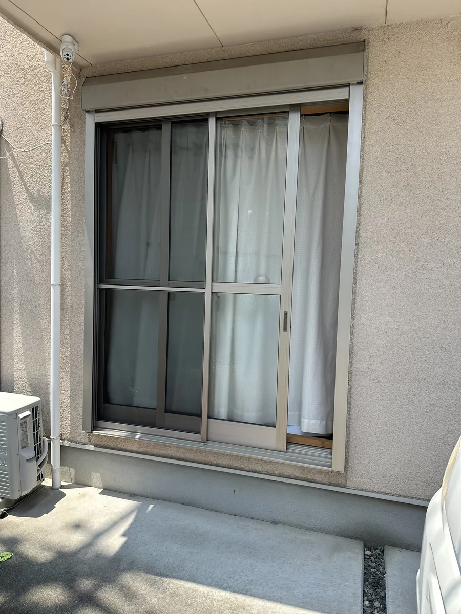 豊中市の住宅の電動窓シャッター（現地調査時）